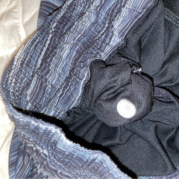 Lululemon Speed Short Size 10 Blueberry Short - Picture 3 of 3